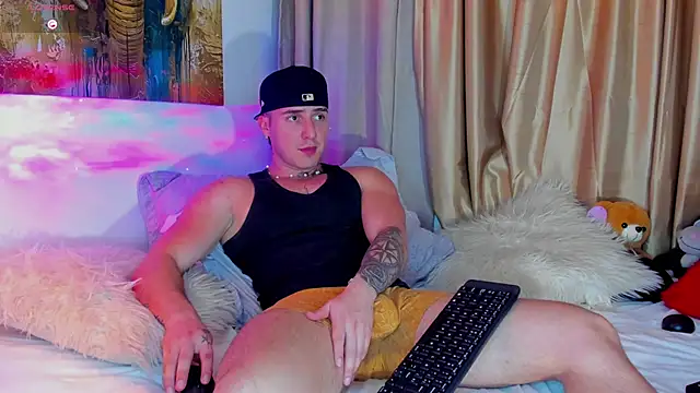 Snapshot of liam_oficial02 chatting on 4, 10, 2025 liam oficial02 online show from 4, 10, 2025