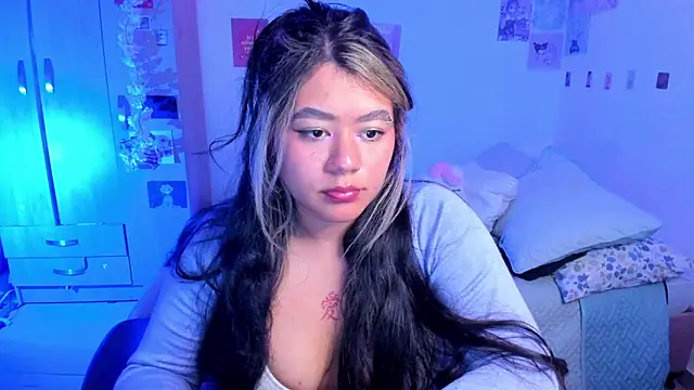 Snapshot of StephaniFox chatting on 5, 3, 2025 StephaniFox online show from 5, 3, 2025