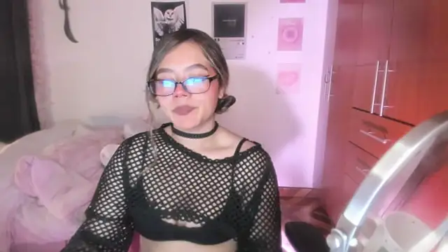 Snapshot of StephaniFox chatting on 19, 2, 2026 StephaniFox online show from 19, 2, 2026