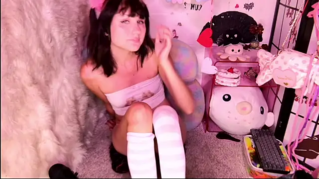 SweetLaumina online show from 5, 4, 2026