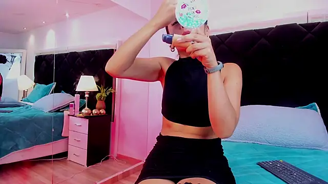 Snapshot of Holly_Brensonexx_ chatting on 27, 1, 2025 Holly Brensonexx online show from 27, 1, 2025