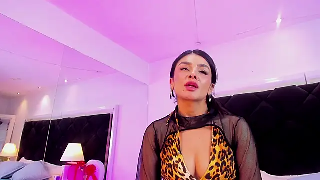 Snapshot of Holly_Brensonexx_ chatting on 25, 2, 2025 Holly Brensonexx online show from 25, 2, 2025