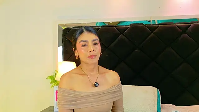 Snapshot of Holly_Brensonexx_ chatting on 12, 11, 2025 Holly Brensonexx online show from 12, 11, 2025