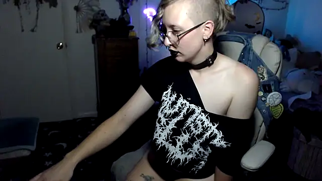 Bigbearnbunnyboy online show from 21, 7, 2026