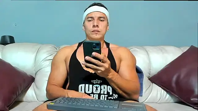Snapshot of derekk_frostt chatting on 19, 5, 2026 derekk frostt online show from 19, 5, 2026