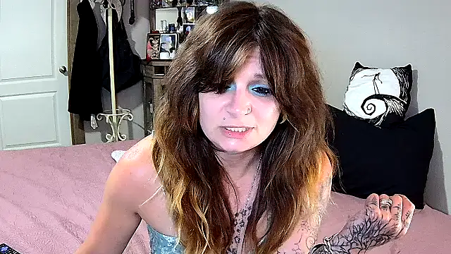 ZeelaXoXo online show from 5, 4, 2026