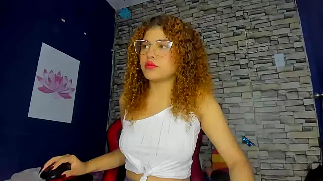 Snapshot of sofiacastillo01 chatting on 11, 2, 2025 sofiacastillo01 online show from 11, 2, 2025