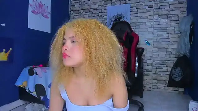 Snapshot of sofiacastillo01 chatting on 18, 2, 2025 sofiacastillo01 online show from 18, 2, 2025