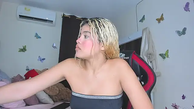 Snapshot of sofiacastillo01 chatting on 25, 9, 2025 sofiacastillo01 online show from 25, 9, 2025
