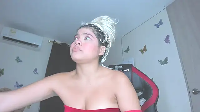 Snapshot of sofiacastillo01 chatting on 13, 10, 2025 sofiacastillo01 online show from 13, 10, 2025