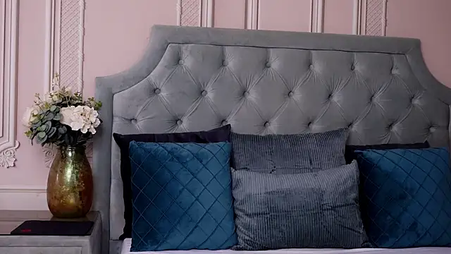 LucyAddison online show from 29, 1, 2025