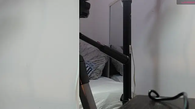 YUSELFI ROSS  online show from 21, 12, 2025