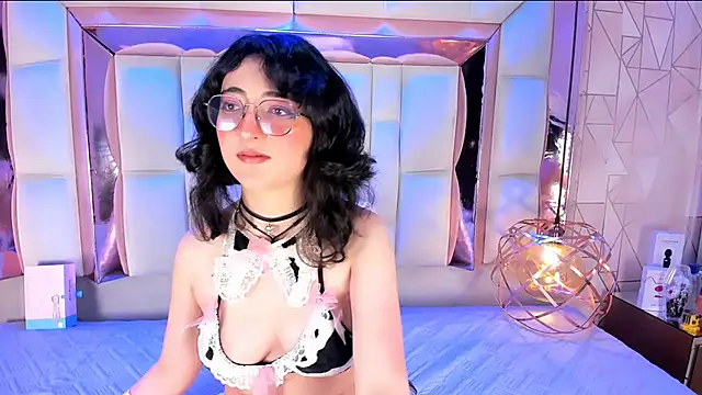 Snapshot of SaraMartini1 chatting on 18, 10, 2025 SaraMartini1 online show from 18, 10, 2025