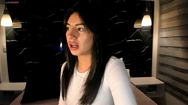 Snapshot of ANTONELLA__ROUSE_ chatting on 27, 12, 2024 ANTONELLA ROUSE online show from 27, 12, 2024