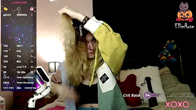 Snapshot of EllieeRose chatting on 15, 11, 2025 EllieeRose online show from 15, 11, 2025