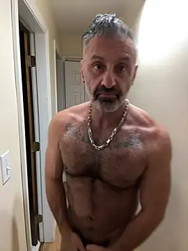 Snapshot of DaddySnowXX chatting on 5, 1, 2025 DaddySnowXX online show from 5, 1, 2025
