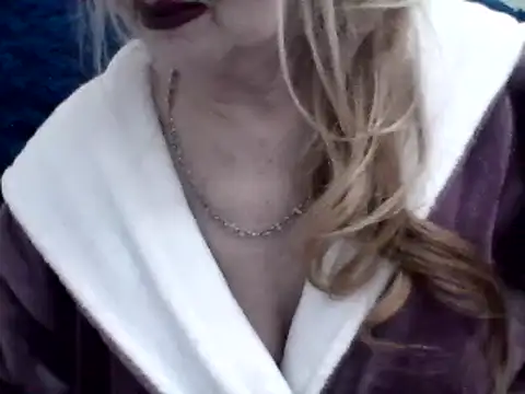 CarlyTreat online show from 10, 1, 2025