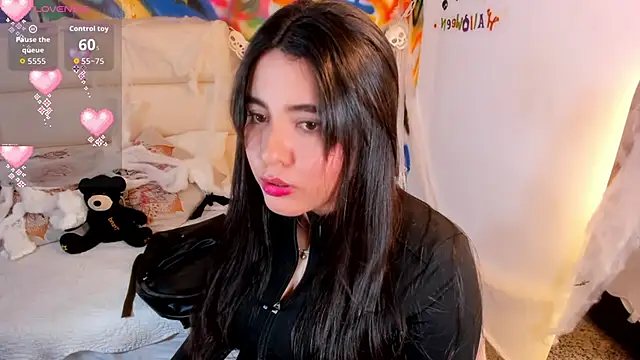 Snapshot of Liana_Bernocchi chatting on 26, 10, 2025 Liana Bernocchi online show from 26, 10, 2025