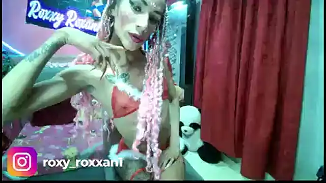 Snapshot of roxy_roxxan chatting on 7, 12, 2024 roxy roxxan online show from 7, 12, 2024
