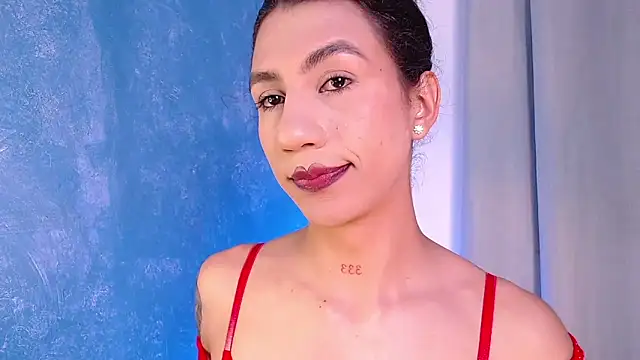 sofiaa grey  online show from 13, 1, 2025