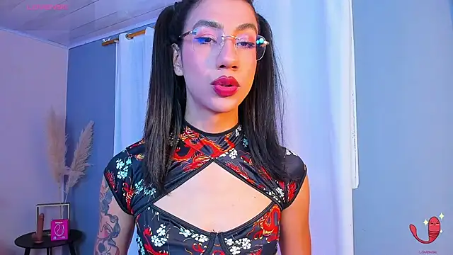 sofiaa grey  online show from 28, 10, 2025