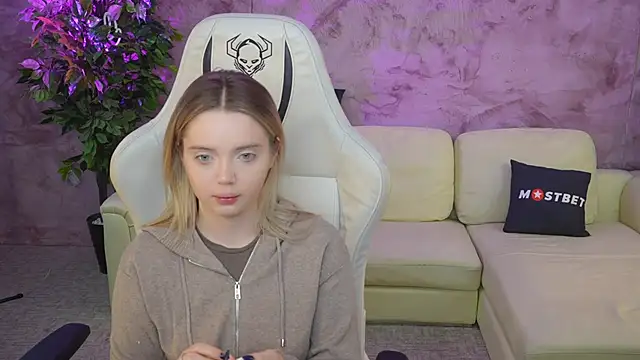 Cassy-Celestial  online show from 8, 1, 2025