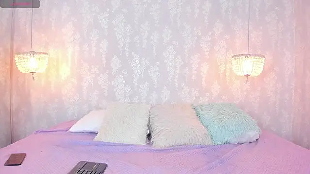 leigh-angels online show from 9, 10, 2025