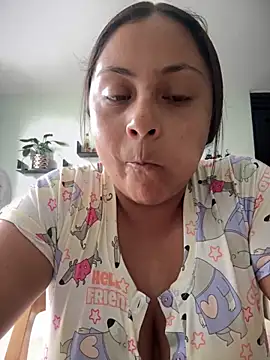 Snapshot of Sol_biglips chatting on 6, 2, 2025 Sol biglips online show from 6, 2, 2025