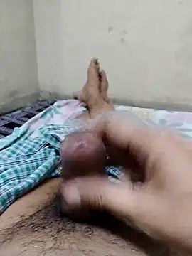 AUNTY1984 online show from 29, 9, 2025