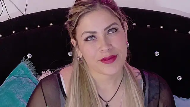 Natalia Montoya online show from 10, 9, 2025