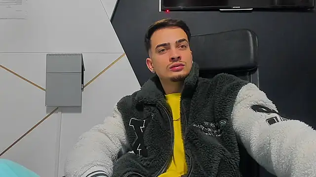 Snapshot of BrandonTate chatting on 18, 1, 2026 BrandonTate online show from 18, 1, 2026