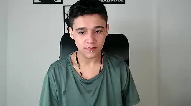 Snapshot of kaiine190 chatting on 4, 12, 2024 kaiine190 online show from 4, 12, 2024