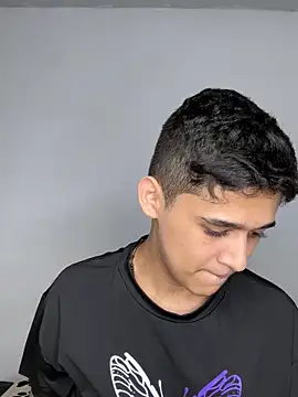 Snapshot of kaiine190 chatting on 6, 2, 2025 kaiine190 online show from 6, 2, 2025