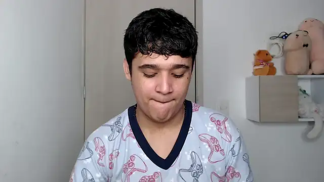 Snapshot of kaiine190 chatting on 20, 10, 2025 kaiine190 online show from 20, 10, 2025