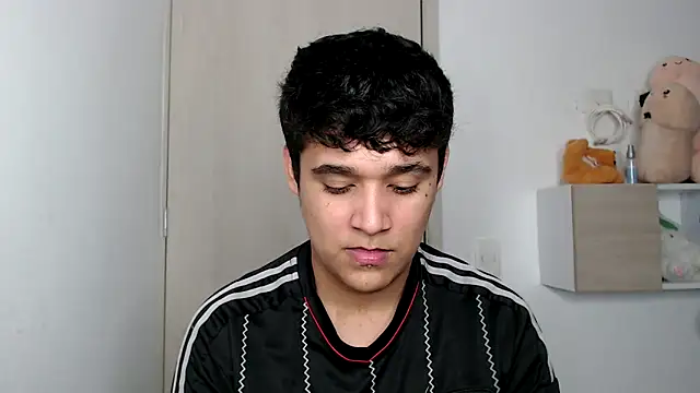 Snapshot of kaiine190 chatting on 21, 10, 2025 kaiine190 online show from 21, 10, 2025