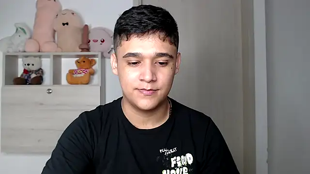 Snapshot of kaiine190 chatting on 8, 11, 2025 kaiine190 online show from 8, 11, 2025