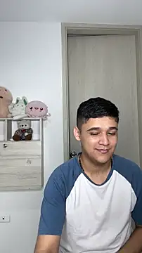 Snapshot of kaiine190 chatting on 11, 11, 2025 kaiine190 online show from 11, 11, 2025