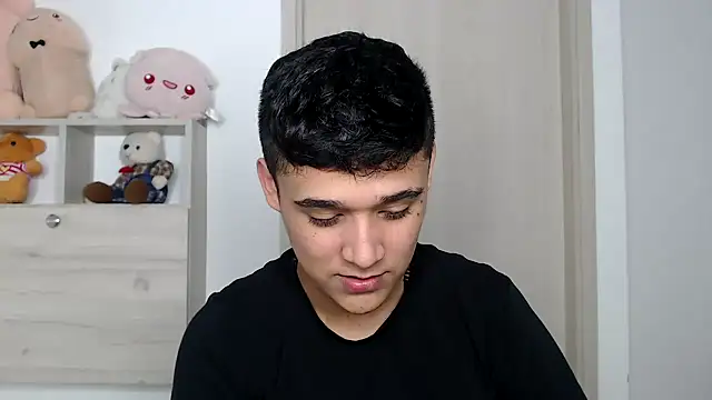 Snapshot of kaiine190 chatting on 14, 11, 2025 kaiine190 online show from 14, 11, 2025