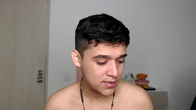 Snapshot of kaiine190 chatting on 17, 11, 2025 kaiine190 online show from 17, 11, 2025