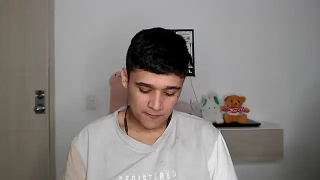 Snapshot of kaiine190 chatting on 18, 11, 2025 kaiine190 online show from 18, 11, 2025