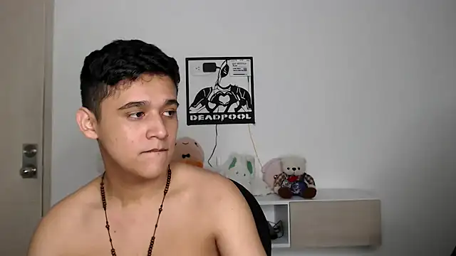 Snapshot of kaiine190 chatting on 21, 11, 2025 kaiine190 online show from 21, 11, 2025