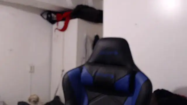 Snapshot of Talenjames4 chatting on 5, 11, 2025 Talenjames4 online show from 5, 11, 2025