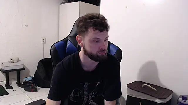 Snapshot of Talenjames4 chatting on 7, 11, 2025 Talenjames4 online show from 7, 11, 2025