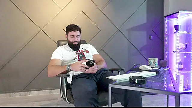 Snapshot of mattmasterss chatting on 9, 12, 2024 mattmasterss online show from 9, 12, 2024