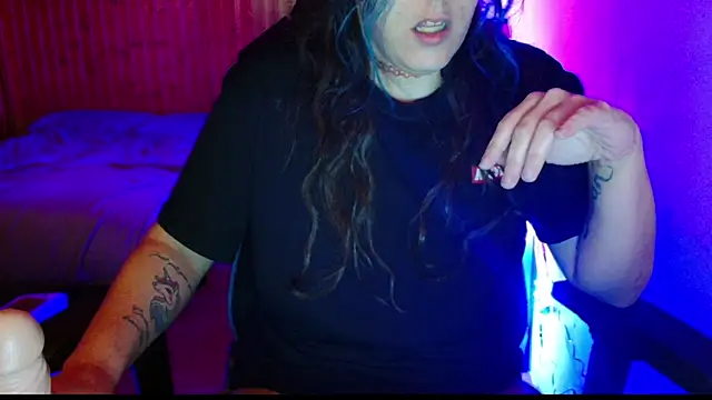 Snapshot of bratty_niagara chatting on 2, 12, 2025 bratty niagara online show from 2, 12, 2025