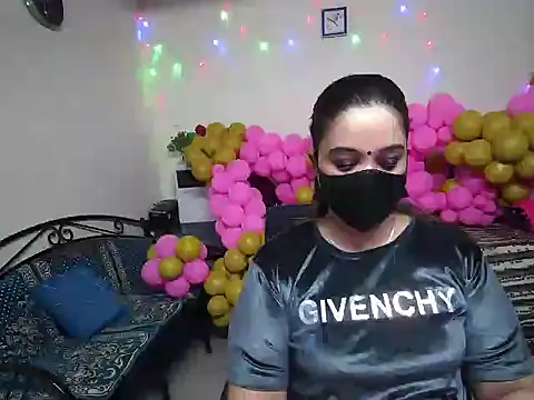 Arushisingh8888 online show from 23, 12, 2024