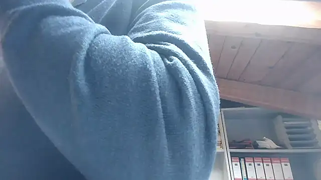 Snapshot of TWENTYONE0021 chatting on 28, 10, 2025 TWENTYONE0021 online show from 28, 10, 2025