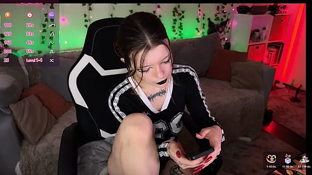 Eva-miller1 online show from 23, 11, 2025