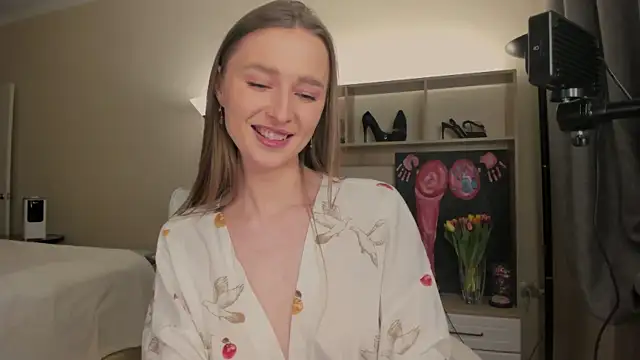 Snapshot of CharlotteWells chatting on 8, 3, 2025 CharlotteWells online show from 8, 3, 2025