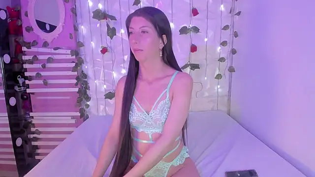 Snapshot of Megannklein chatting on 12, 3, 2025 Megannklein online show from 12, 3, 2025